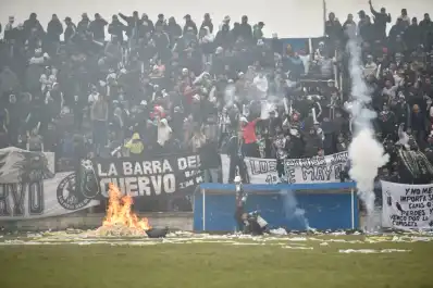 Violencia en el fútbol: la política caldea los ánimos de hinchas y dirigentes
