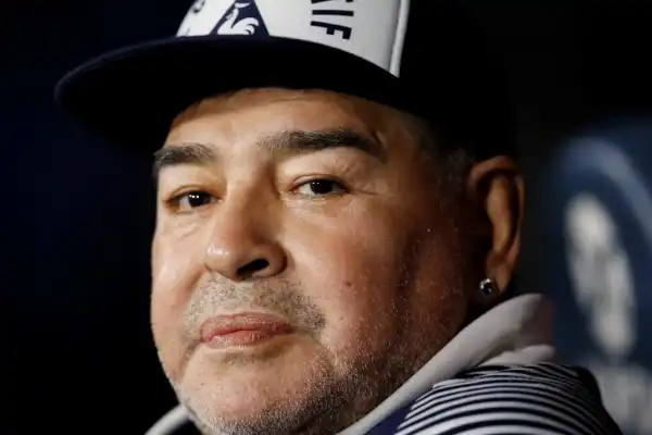Un grave error sacude el juicio por la muerte de Maradona: descubrieron que analizaron estudios médicos de su padre