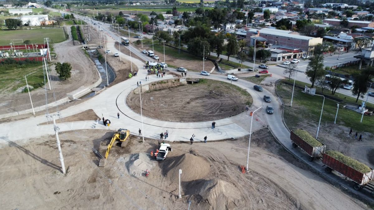Jaldo supervisó la nueva rotonda de Alberdi y destacó el avance de las obras en los accesos