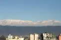 La nieve volvió a pintar de blanco las Cumbres Calchaquíes y se convirtió en la postal del jueves