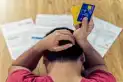 La trampa del pago mínimo: en Tucumán, dos de cada 10 pesos que se deben ya cayeron en mora