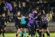 De la arenga de Palermo al show de Cozzani: la noche soñada de Platense en la Libertadores