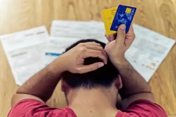 La trampa del pago mínimo: en Tucumán, dos de cada 10 pesos que se deben ya cayeron en mora