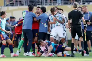 Durísimas sanciones de la FIFA a Argentina tras el Mundial: multa para la AFA y 10 partidos de suspensión para Paredes