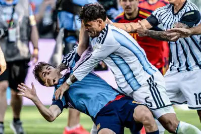VIDEO: Por qué FIFA sancionó con 10 fechas a Paredes y siete a Molina tras la final del Mundial