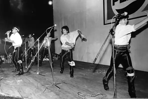 Recuerdos fotográficos: 1985. Ricky Martin y “Menudo” en Tucumán