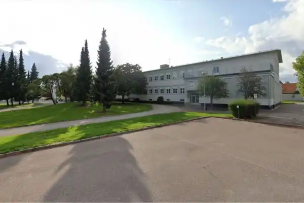 Un hombre entró con una espada a una escuela de Suecia y atacó a varias personas
