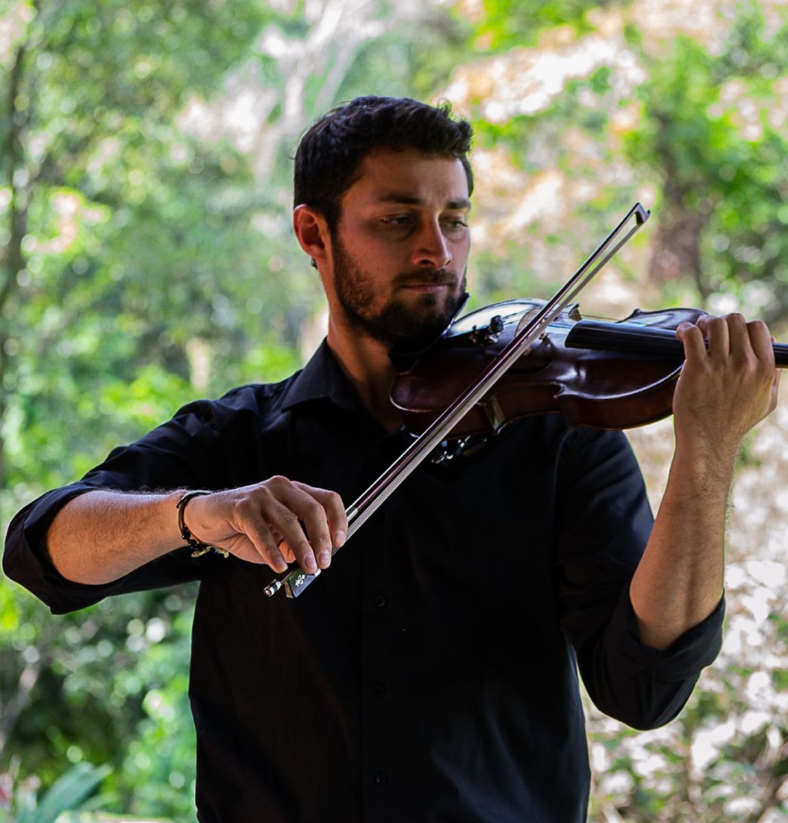 EVARISTO MOYANO. Será violinista solista en Otoño.