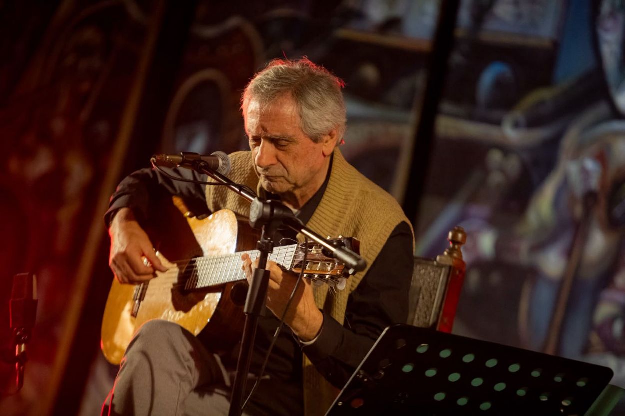 JUAN FALÚ - guitarrista, compositor y docente. Con su actuación cerró la primera jornada.  Gentileza Agustín Indri- Fotografo Ingenio de las Artes.