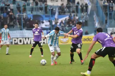 Merlos buscó el protagonismo, pero Atlético Tucumán e Instituto empataron en un partido vibrante