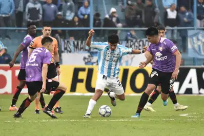 EN VIVO: Atlético Tucumán iguala sin goles frente a Instituto en el Monumental