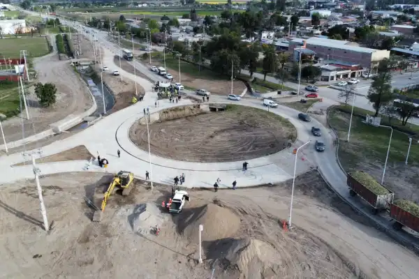 El Gobierno centra su campaña en la obra pública y cuestiona los recortes de la Nación