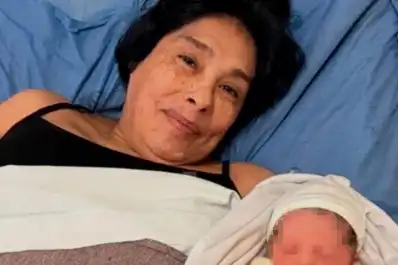 Mamá a los 62: el debate sobre la maternidad tardía
