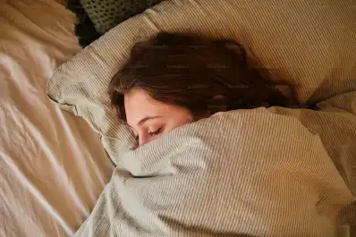Qué dice tu postura al dormir sobre tu personalidad: las seis posiciones más comunes