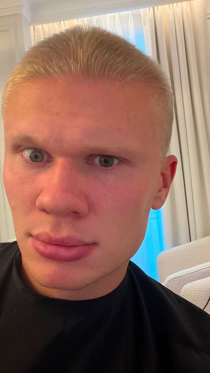 Así le queda el pelo corto a Erling Haalang