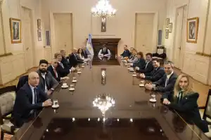 Tras 23 días de ausencia, Milei volvió a la Casa Rosada para reunir al gabinete y marcar la agenda legislativa