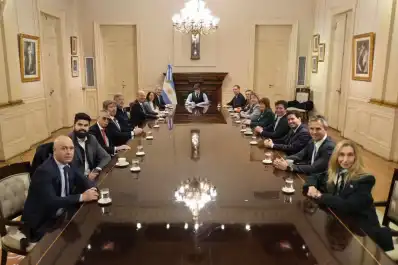Tras 23 días de ausencia, Milei volvió a la Casa Rosada para reunir al gabinete y marcar la agenda legislativa