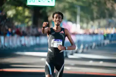Quién es Yomif Kejelcha, el etíope que convirtió a Buenos Aires en el escenario de otro récord mundial
