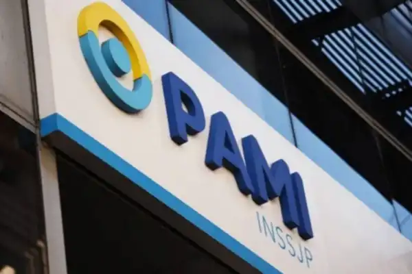 El PAMI recortó pagos por diálisis y peligra la atención