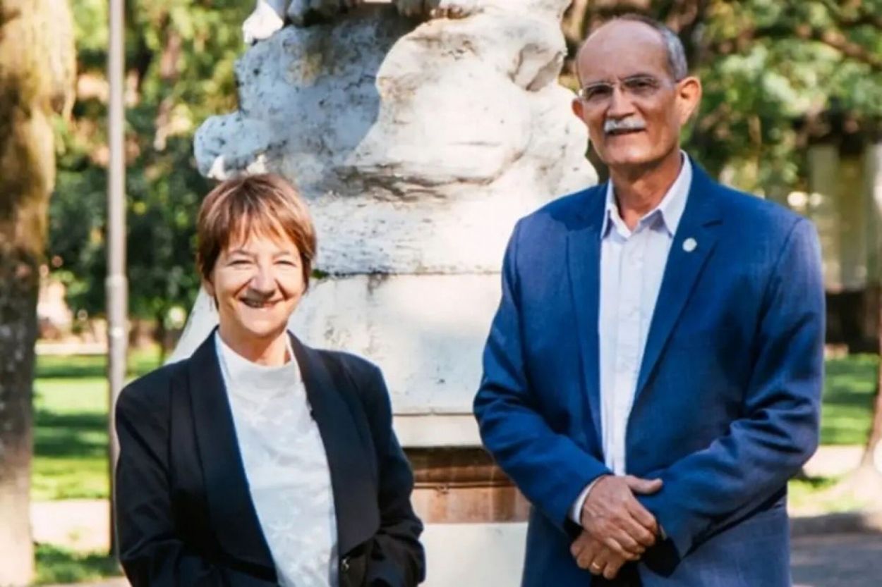 Miguel Cabrera, junto a Virginia Abdala.