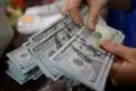 Dólar hoy: el mayorista marcó un nuevo máximo nominal y el blue retrocedió levemente