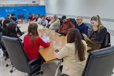 Paritaria estatal: el Gobierno fijó aumentos hasta diciembre, UPCN aceptó y ATE rechazó