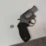 Momentos de terror: un chico de 14 años realizó un disparo dentro del aula con el arma que llevó a la escuela