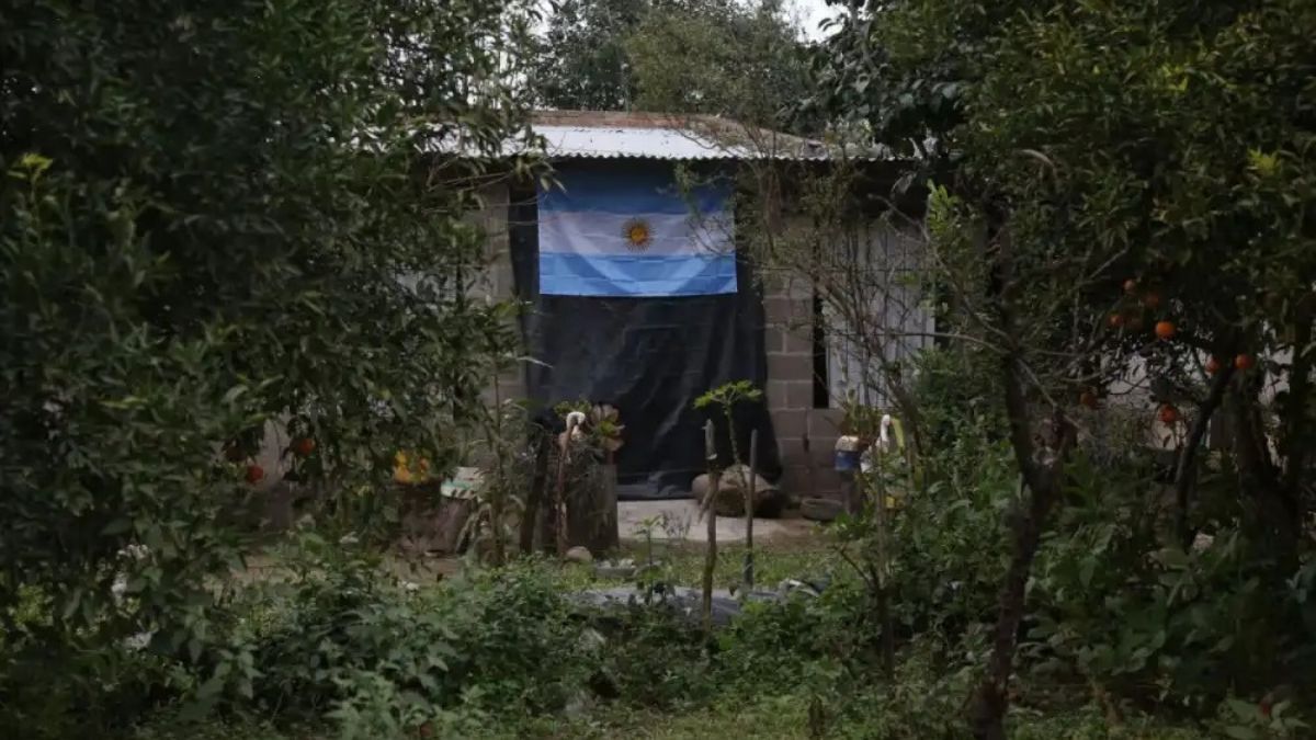 DESEO MUNDIALISTA. Los habitantes del paraje anhelan que el Mundial ponga a su pueblo en el mapa de los políticos tucumanos.