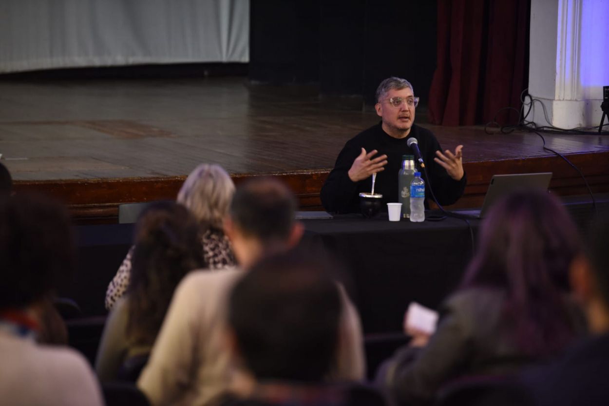 UNT. Charla del XIV Coloquio Internacional de Filosofía de la Técnica.