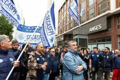 Si hay fondos para los bancos, debe haber para salarios