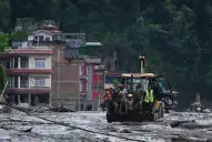 Inundaciones causan deslaves en Nepal y dejan al menos 160 muertos