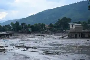 Inundaciones causan deslaves en Nepal y dejan al menos 160 muertos