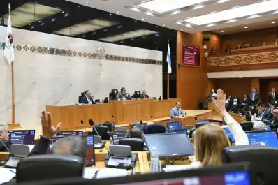 La ratificación del DNU que designa a Eduardo Cobos en el Ersept generó tensión en la Legislatura