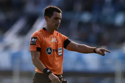 Quién será el árbitro de Atlético Tucumán-Belgrano y quiénes estarán en el VAR