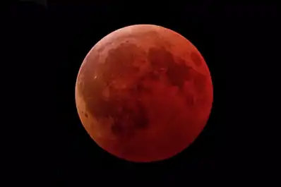 La Luna se teñirá de rojo y el eclipse podrá observarse desde Tucumán: ¿a qué hora será el fenómeno?