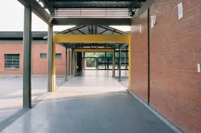 Alderetes: una adolescente de 15 años llevó un revólver cargado con seis balas a la escuela y dijo que la habían amenazado