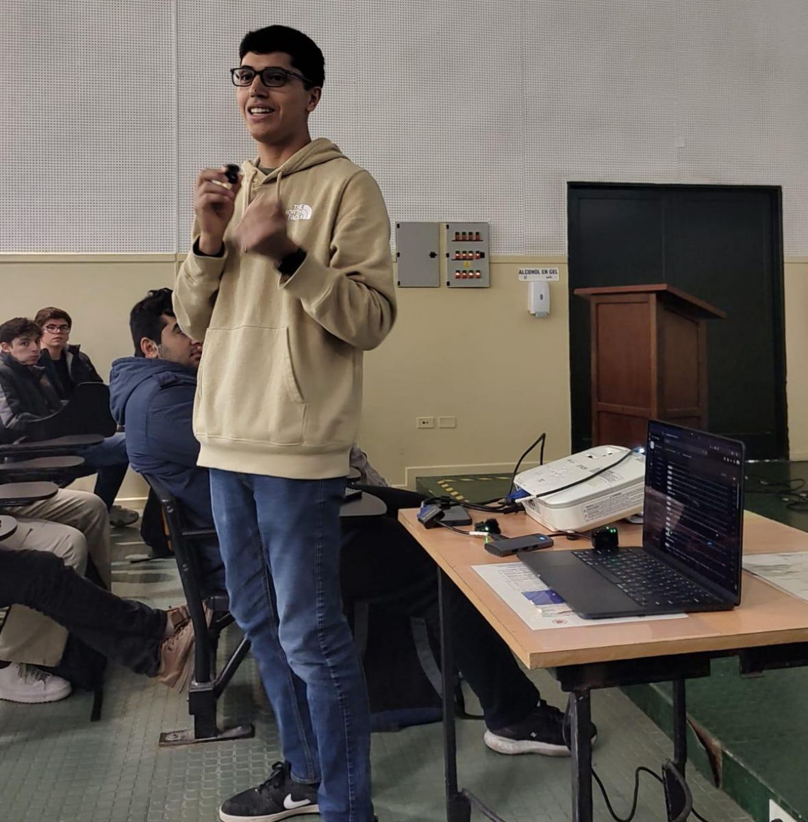 FORMACIÓN. El licenciado en Informática, También volvió a la universidad pública como profesor.