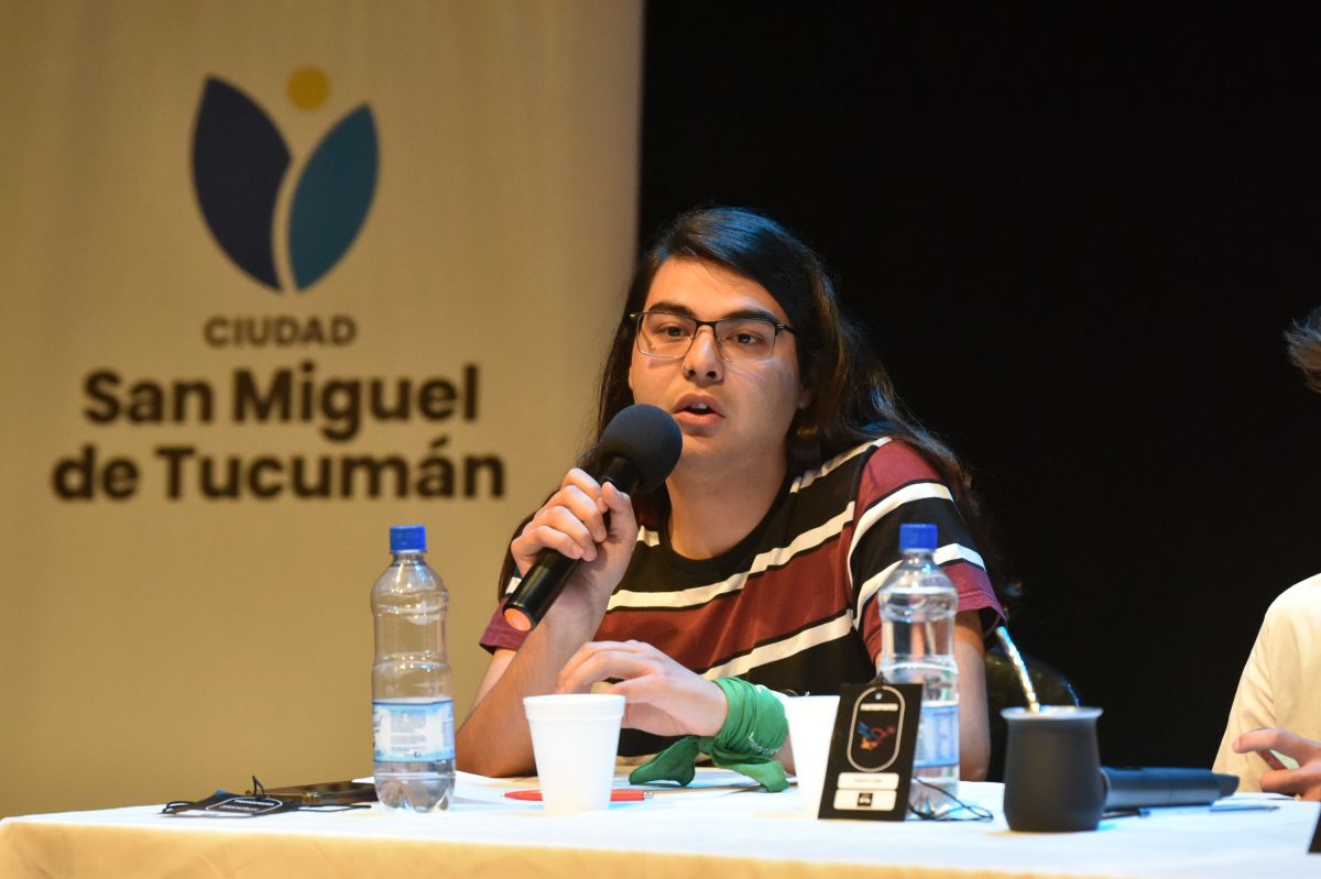 GENARO TIMO. El representante del Frente de Izquierda llevó al debate sus críticas al Gobierno nacional y defendió los derechos laborales y la educación pública. / OSVALDO RIPOLL, LA GACETA.