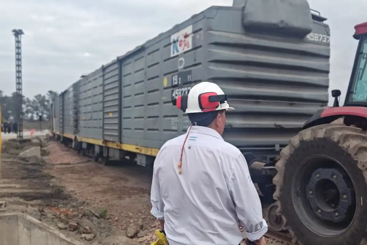 Luego de 45 años, un tren azucarero rueda de nuevo