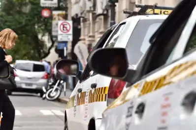 Relojes adulterados: denunciaron a más de 70 taxistas por cobrar tarifas excesivas
