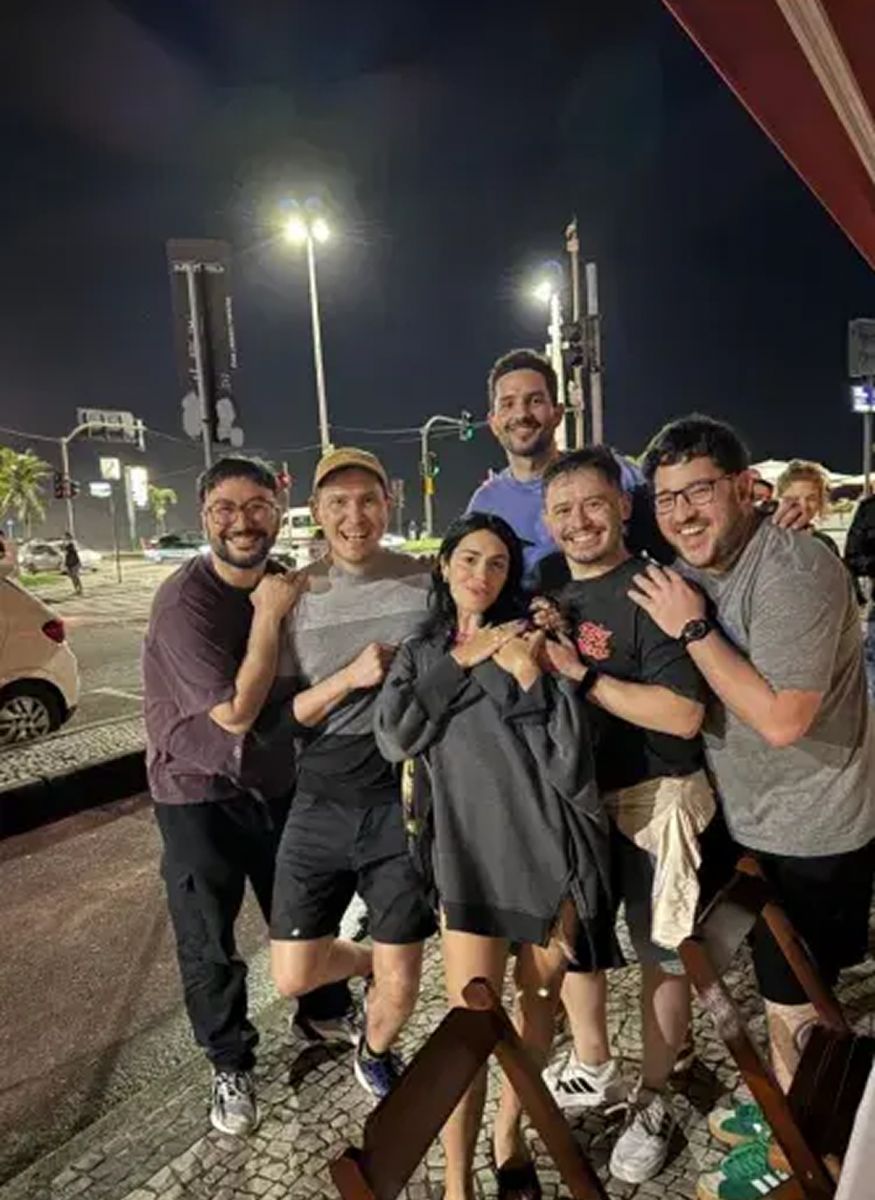 Lali con amigos en Río de Janeiro. Imagen: Redes sociales 