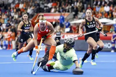 Quién es Cristina Cosentino, la heroína del arco que llevó a Las Leonas al título mundial