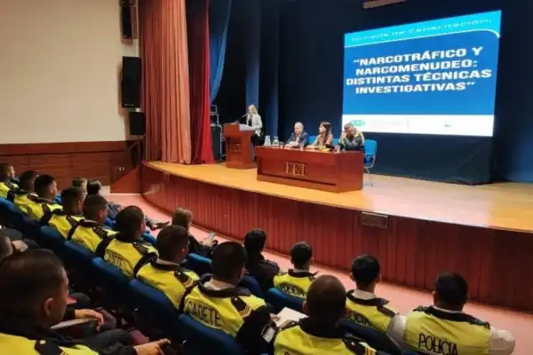 Capacitan a fuerzas de seguridad contra el narcotráfico y narcomenudeo