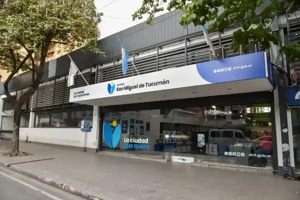 Escala el conflicto en la capital: el presidente del Tribunal de Faltas acusó a la intendencia de “desviación de poder”