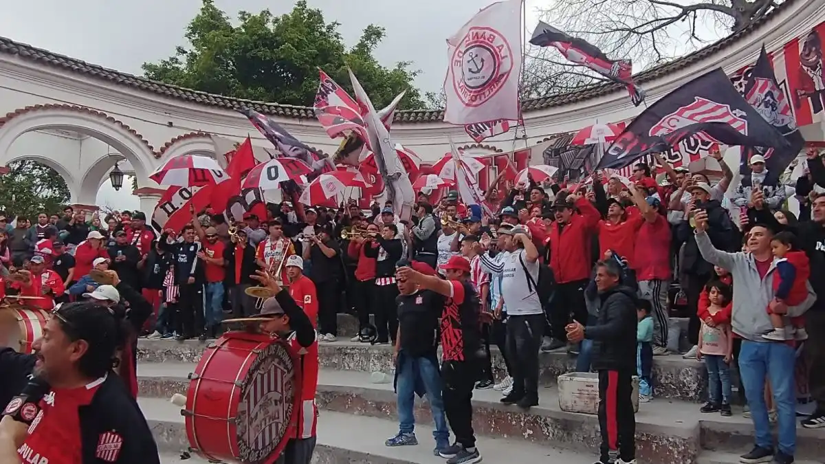 El banderazo, a pleno