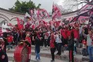 Fiesta, pertenencia y respaldo al equipo: el banderazo de los hinchas de San Martín en el parque Avellaneda