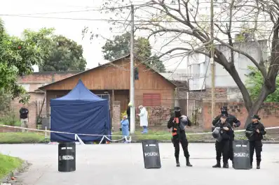 Crimen en la zona sur de la Capital: lo ejecutaron a quemarropa para robarle la moto