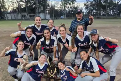 Facdef gritó campeón en el 1° Torneo Interligas de sóftbol femenino