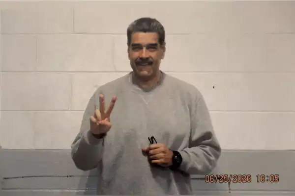 “Quiero que sepan que estamos firmes”: Maduro reapareció con fotos desde la cárcel de Nueva York