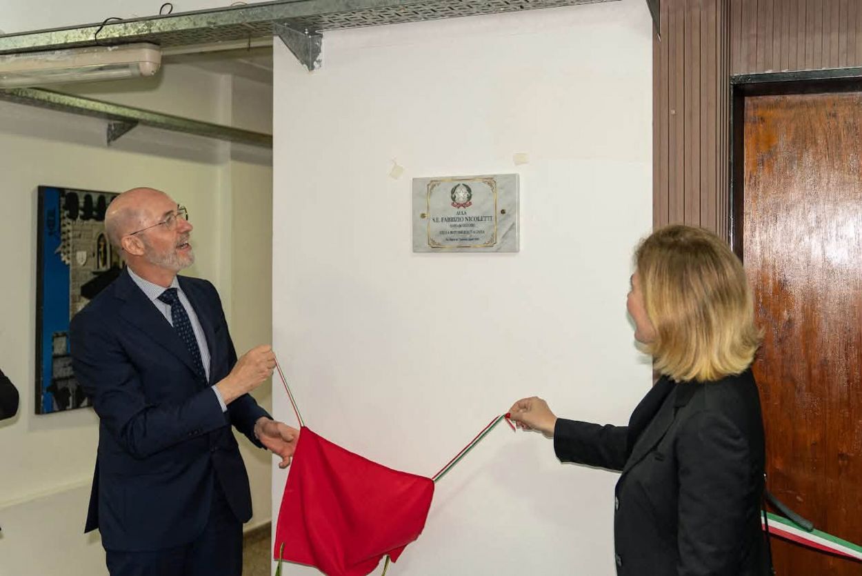 PLACA. Un aula de la Sociedad Italiana llevará el nombre de Nicoletti.
